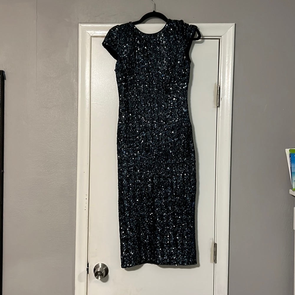 Dress the Population navy sequins cap sleeve midi length dress